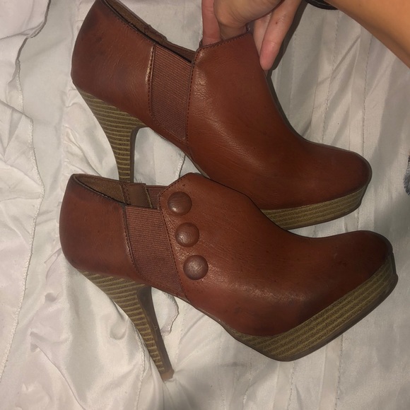 Shoes - Heels